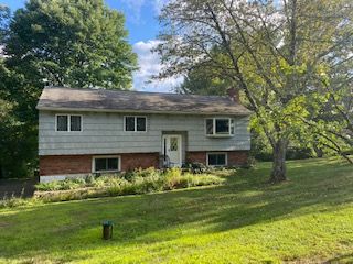 Southbury Home, CT Real Estate Listing